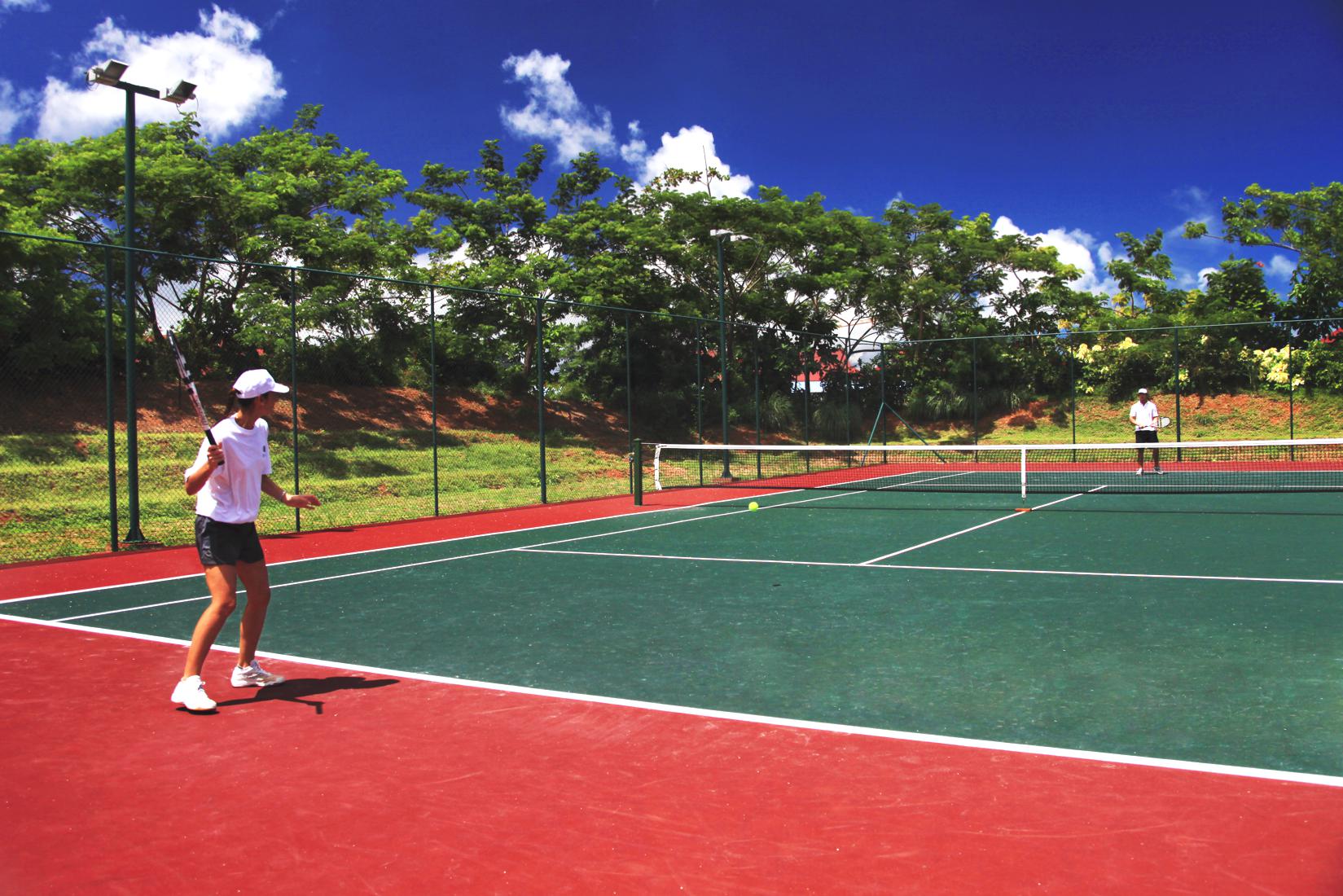 Tennis court on eden islandb6434445 3d12 5d58 0f2a ac2243c3b9a4